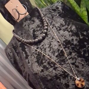 Gradguated Black Obsidian Stone 22 In L With Long Gold Tortise Shell Necklace